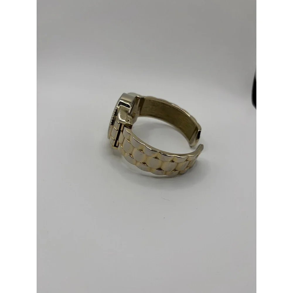 Geneva women gold